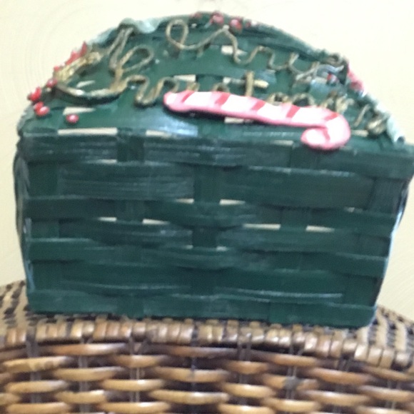 Merry Christmas Basket - Picture 6 of 9